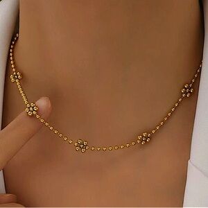 Elegant Gold Beaded Flower Necklace